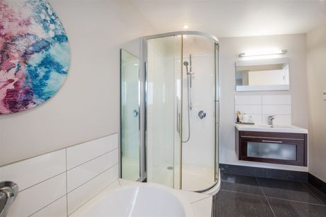 Photo of property in 5 Clifford Road, Johnsonville, Wellington, 6037