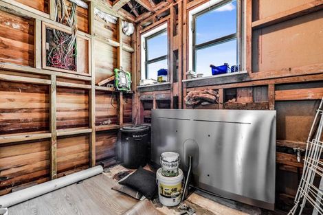 Photo of property in 42 Montgomery Crescent, Bader, Hamilton, 3206