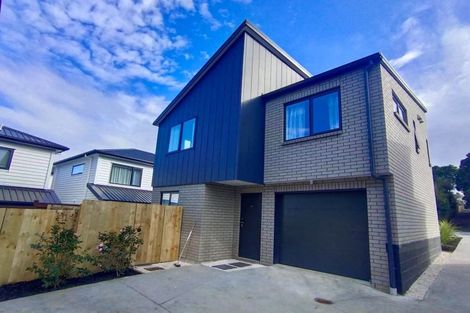 Photo of property in 43d West Harbour Drive, West Harbour, Auckland, 0618