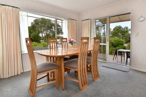 Photo of property in 188 Lakeside Drive, Orewa, 0931