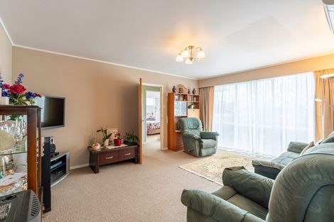 Photo of property in 11 Raglan Street, Mangere East, Auckland, 2024