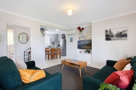Photo of property in 32 Bellevue Road, Brookfield, Tauranga, 3110
