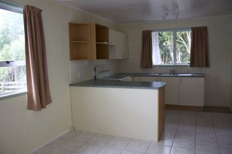 Photo of property in 27 Pipitea Place, Massey, Auckland, 0614