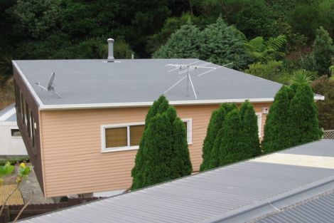 Photo of property in 35 Jackson Street, Island Bay, Wellington, 6023