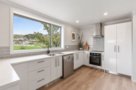 Photo of property in 8 Weir Street, Green Island, Dunedin, 9018