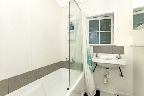 Photo of property in 64 Awapuni Road, Awapuni, Gisborne, 4010