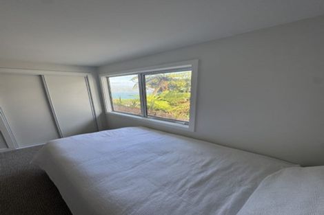 Photo of property in 174 Nevay Road, Karaka Bays, Wellington, 6022