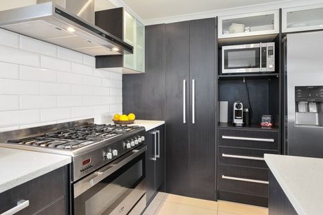 Photo of property in 17 Compton Grove, Huntington, Hamilton, 3210