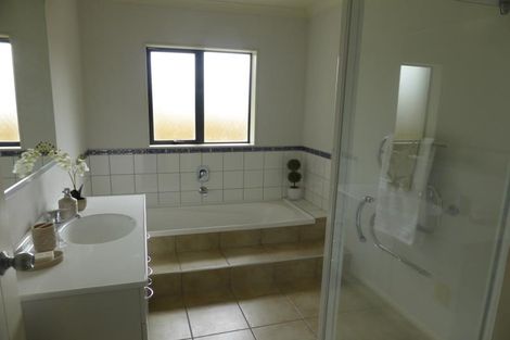 Photo of property in 45 Ridge View Crescent, Pukekohe, 2120