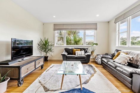 Photo of property in 70 Bassett Road, Johnsonville, Wellington, 6037