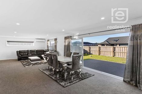 Photo of property in 8 Clonbunny Close, Rolleston, 7614