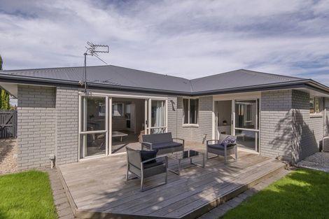 Photo of property in 83a Wilsons Road, Saint Martins, Christchurch, 8022