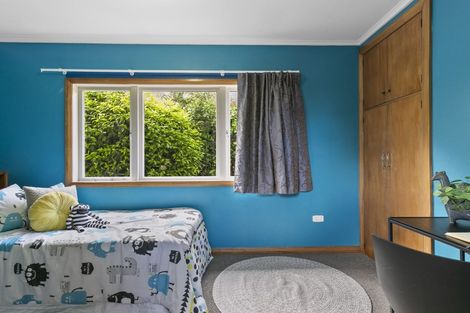 Photo of property in 8 Miles Crescent, Newlands, Wellington, 6037