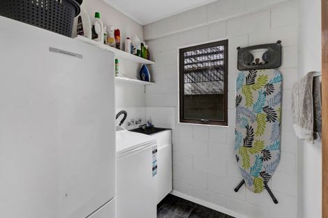 Photo of property in 17 Caledonia Place, Highlands Park, New Plymouth, 4312