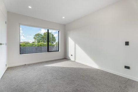 Photo of property in 98e Royal Road, Massey, Auckland, 0614