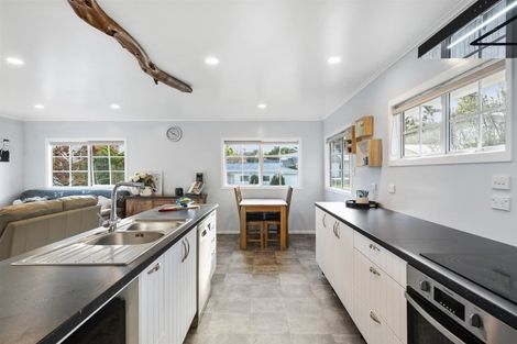 Photo of property in 44 Glenbervie Crescent, Massey, Auckland, 0614