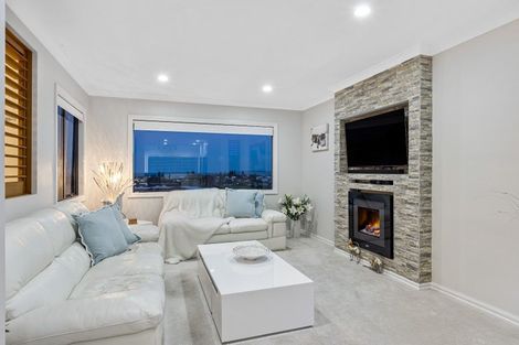 Photo of property in 49 The Ritz, Orewa, 0931