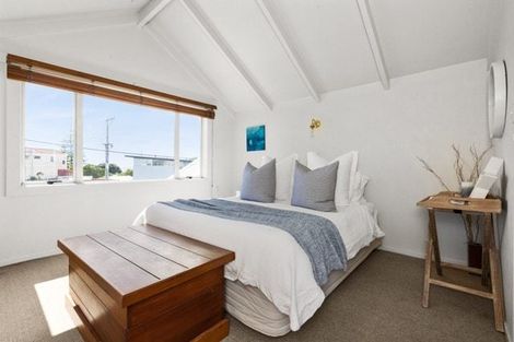 Photo of property in 78 Charles Street, Westshore, Napier, 4110