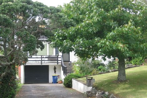 Photo of property in 3 Deane Avenue, Titirangi, Auckland, 0604