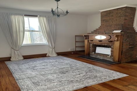 Photo of property in 21 Queen Street, Mount Victoria, Wellington, 6011