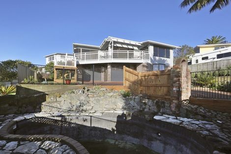 Photo of property in 4 Catherine Crescent, Moturoa, New Plymouth, 4310