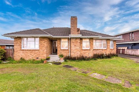 Photo of property in 4168 Great North Road, Glendene, Auckland, 0602