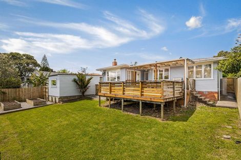 Photo of property in 2/269a Great North Road, Henderson, Auckland, 0612