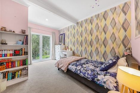 Photo of property in 15 Roland Road, Greenhithe, Auckland, 0632