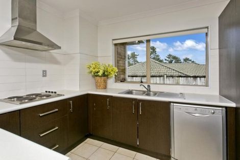 Photo of property in 55 Helleur Road, Massey, Auckland, 0614