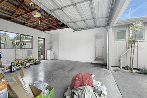 Photo of property in 60 Zefiro Drive, Massey, Auckland, 0614