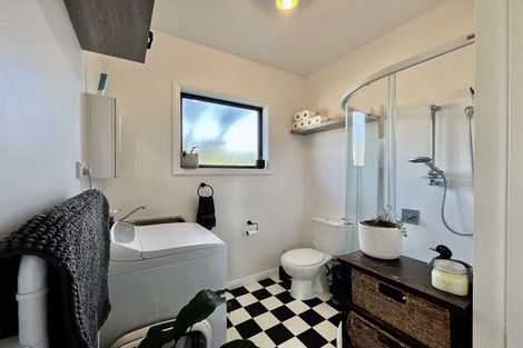 Photo of property in 6 Armstrong Avenue, Saint Martins, Christchurch, 8022