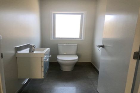 Photo of property in 18 Papa Orchard Drive, Kumeu, 0810