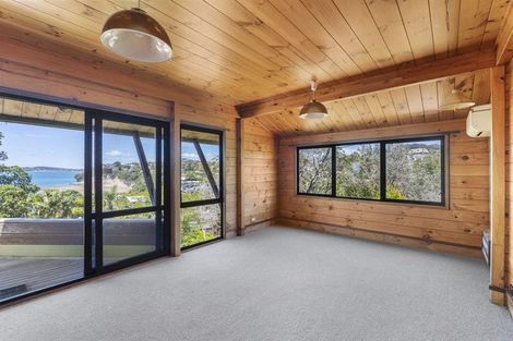 Photo of property in 22 Durness Place, Red Beach, 0932