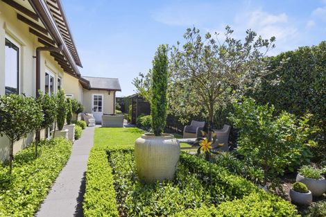 Photo of property in 8b Sampson Avenue, Waiwhakaiho, New Plymouth, 4312