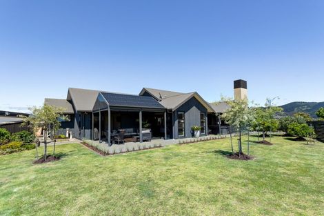 Photo of property in 20 Topping Place, Whitianga, 3510
