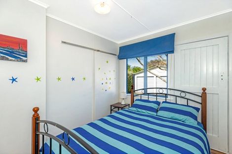 Photo of property in 3 Katrin Place, Mahia, 4198