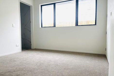 Photo of property in 17 Cronshaw Road, Karaka, 2113