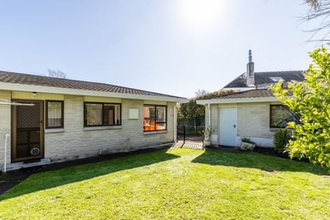 Photo of property in 2/46 Campbell Street, Havelock North, 4130