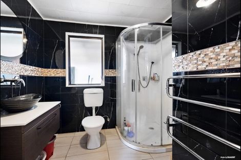 Photo of property in 35 Lilburn Crescent, Massey, Auckland, 0614