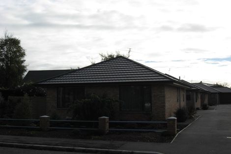 Photo of property in 1/42 Sawyers Arms Road, Northcote, Christchurch, 8052