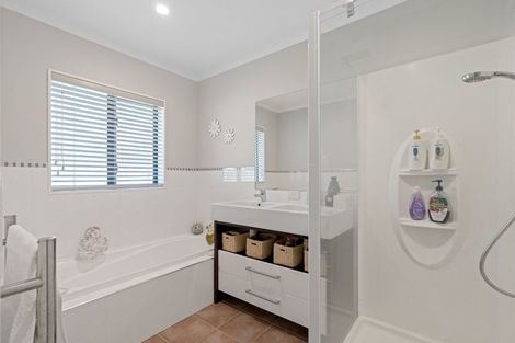 Photo of property in 6 Burnfield Way, Levin, 5510