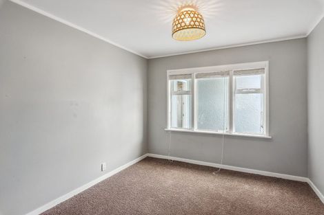 Photo of property in 116 Seaview Road, Paraparaumu Beach, Paraparaumu, 5032