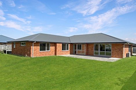 Photo of property in 6 Cunneen Place, Aidanfield, Christchurch, 8025