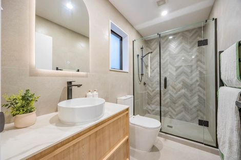 Photo of property in 30c Beulah Avenue, Rothesay Bay, Auckland, 0630