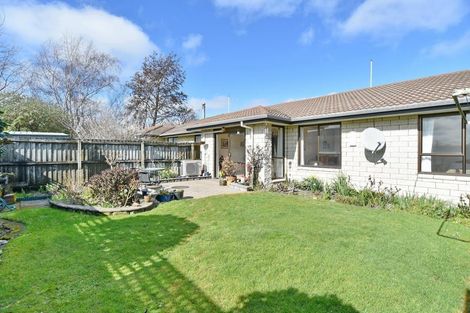 Photo of property in 2/7 Cassidy Place, Belfast, Christchurch, 8051