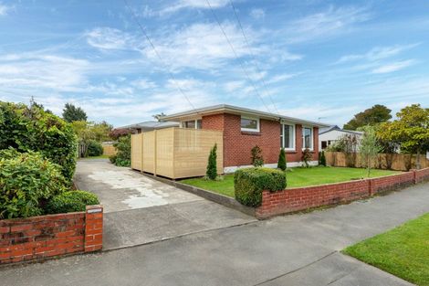 Photo of property in 24 Greendale Avenue, Avonhead, Christchurch, 8042