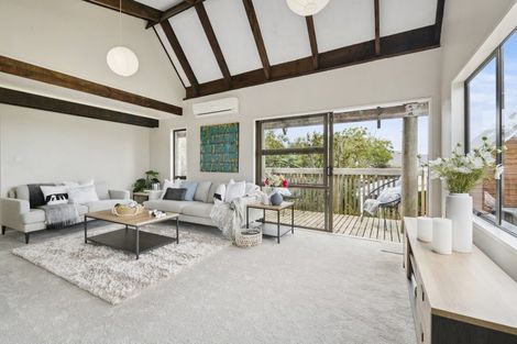 Photo of property in 19 Shakespear Road, Army Bay, Whangaparaoa, 0930