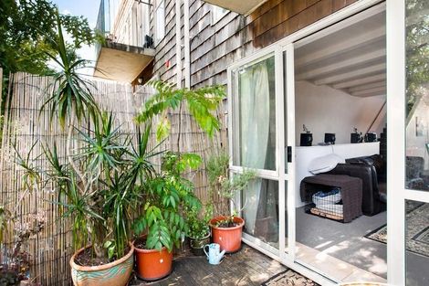 Photo of property in 8a Captain Scott Road, Glen Eden, Auckland, 0602