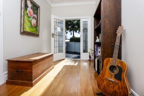 Photo of property in 181a Greenhithe Road, Greenhithe, Auckland, 0632