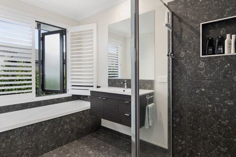 Photo of property in 37 Bert Wall Drive, Omokoroa, 3114